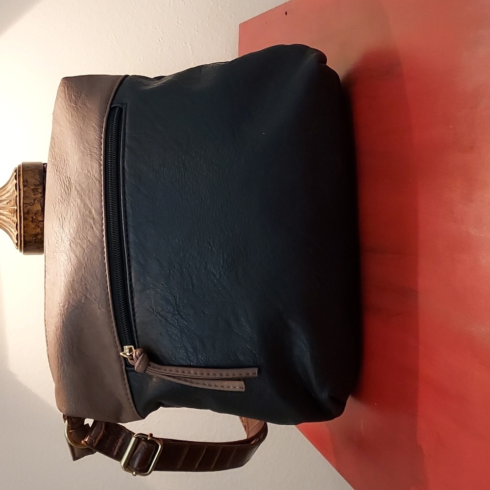 Handbag - Picture 2 of 12